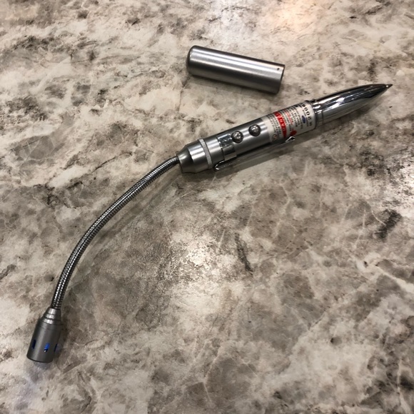 Vintage military pen with laser light, flashlight, a magnet base and working pen - Picture 3 of 7